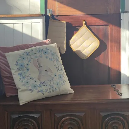 Bateau Entre Lille Et Paris Couette-café Thourotte