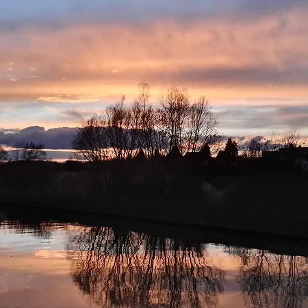 Bateau Entre Lille Et Paris Couette-café *
