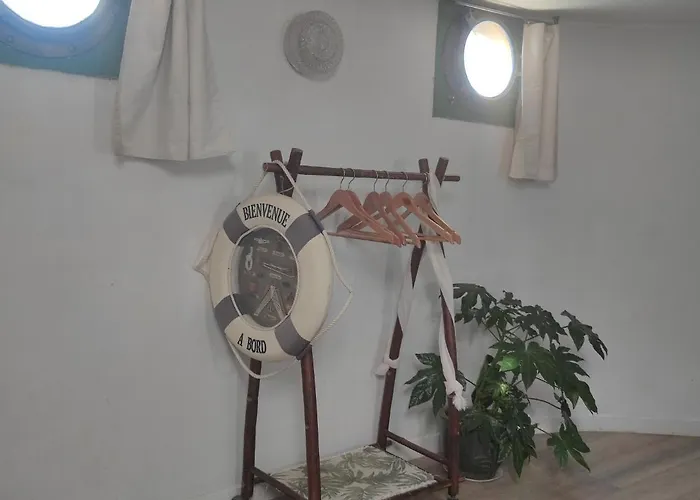 Bateau Entre Lille Et Paris * Thourotte